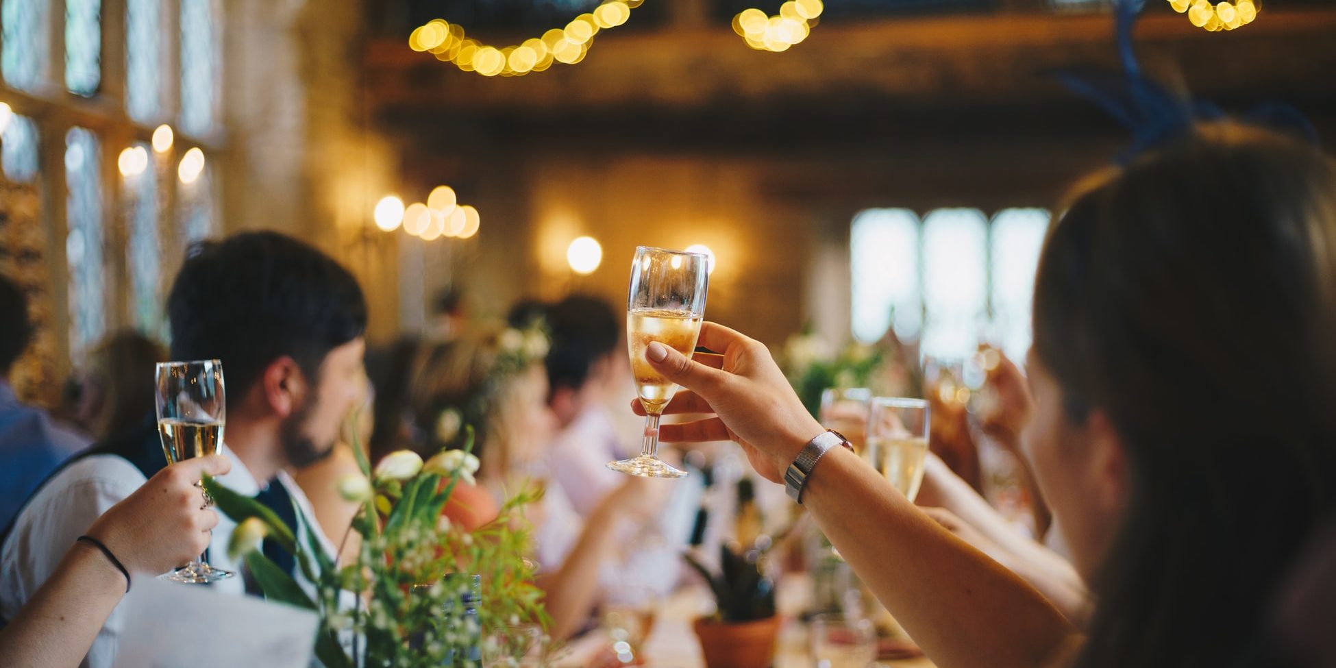 COME PRATICARE MINDFUL EATING DURANTE LE FESTE